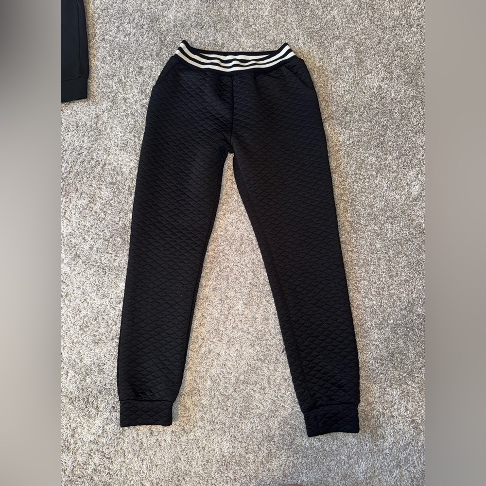 HRH COLLECRION Black Quilted Joggers Sz M